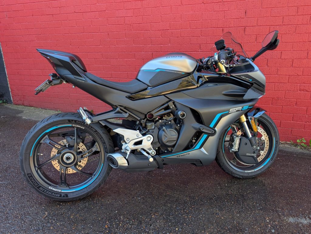 CFMOTO 450SR S, 1 month old, plenty of extras.